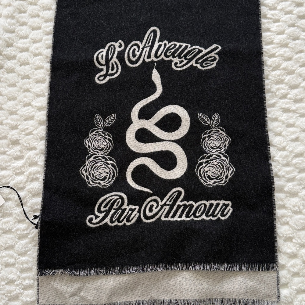 Gucci 100% Wool Running Snake Scarf-452388-Authentic-NWT - Picture 1 of 10